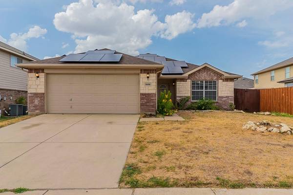 8408 Shallow Creek Drive, Fort Worth, TX 76179