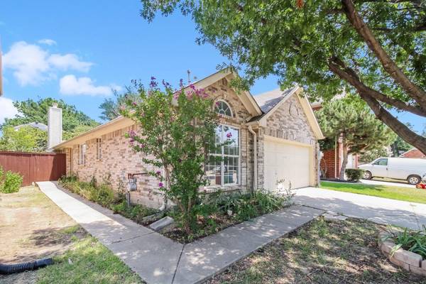 2109 Acosta Lane, Lewisville, TX 75067