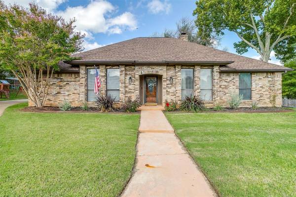 1102 Berkshire Court, Trophy Club, TX 76262