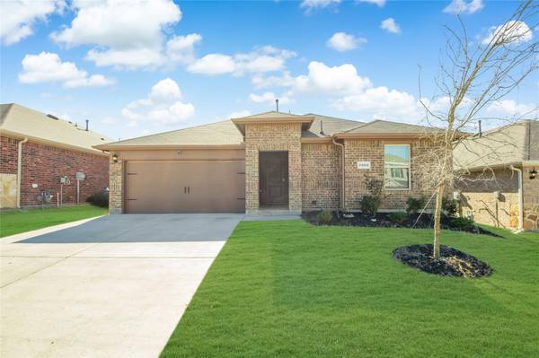 2303 Ravensway Road, Crandall, TX 75114