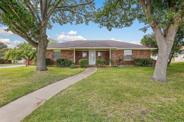 537 Cambridge Drive, Desoto, TX 75115