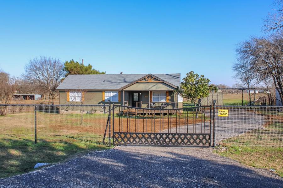 1725 Rangeway Drive, Joshua, TX 76058