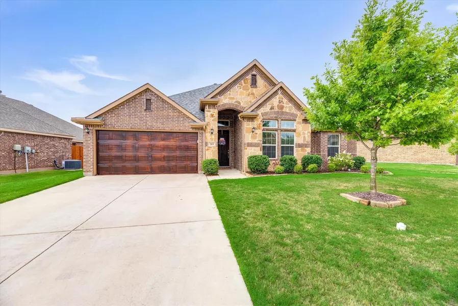 263 Hilltop Drive, Justin, TX 76247