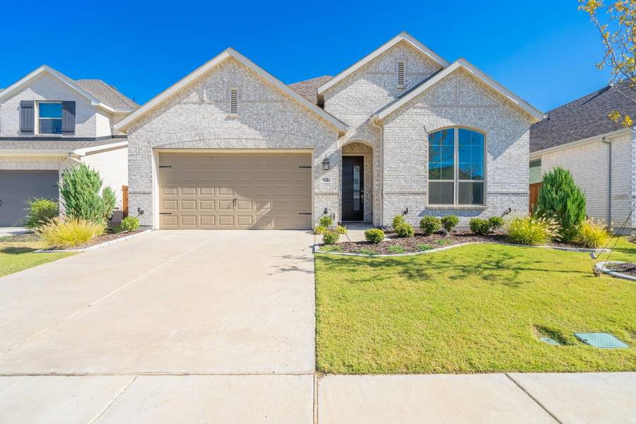 4128 Silver Spur Court, Aubrey, TX 76227