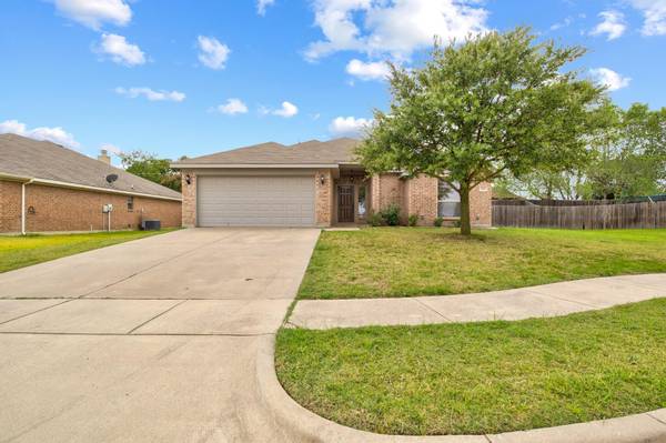 604 W Sheila Circle, Joshua, TX 76058