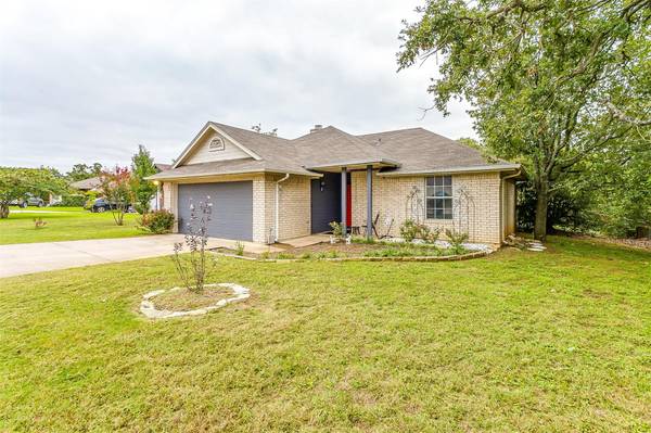 633 Linda Court, Joshua, TX 76058