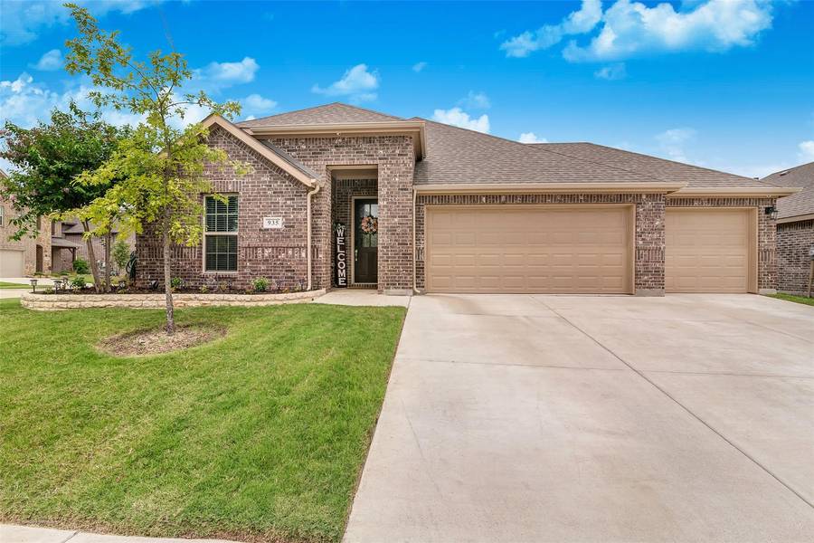 935 Manuel Drive, Fate, TX 75087