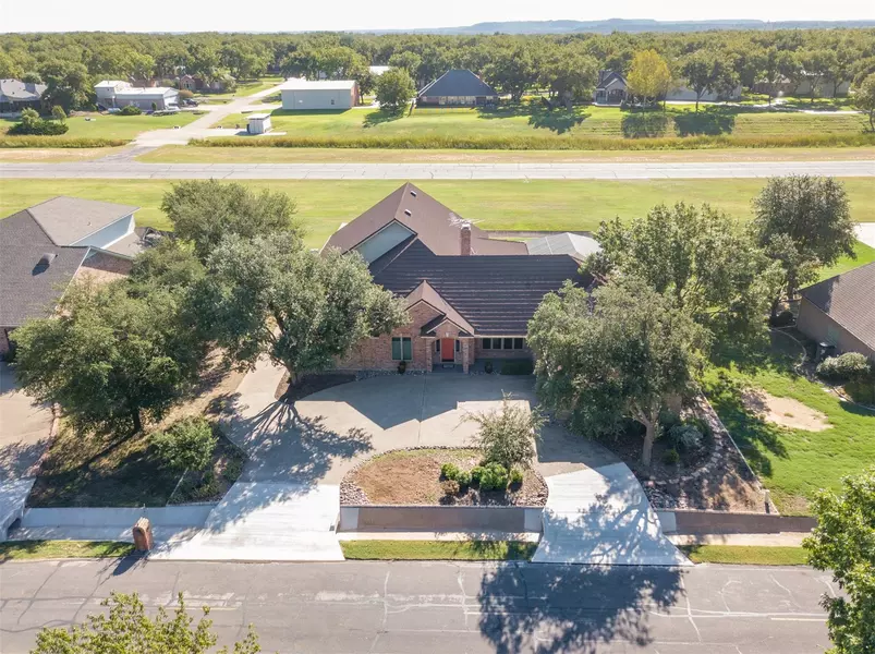 9021 Bellechase Road, Granbury, TX 76049