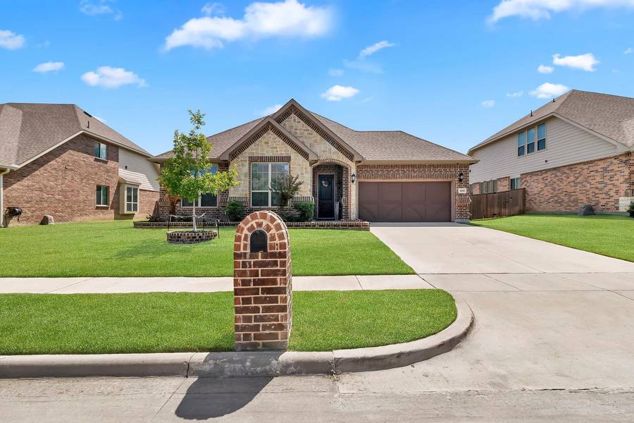 4604 Plumeria Drive, Mansfield, TX 76063