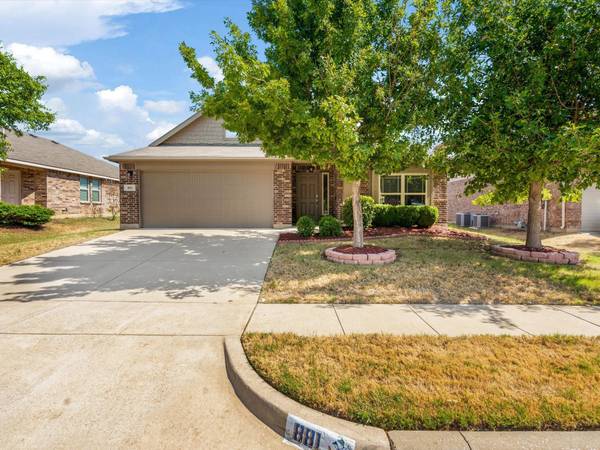 881 Oarlock Drive, Crowley, TX 76036