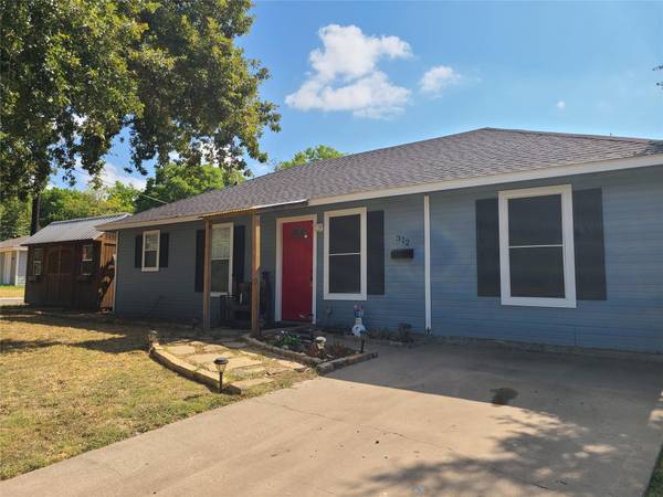 312 Smith Street,  Bonham,  TX 75418