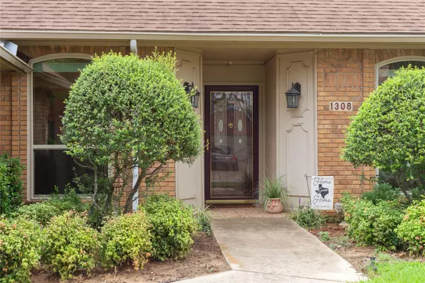 1308 Sunset Lane, Bedford, TX 76021