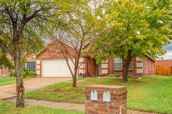 703 Moss Glen Trail, Arlington, TX 76002