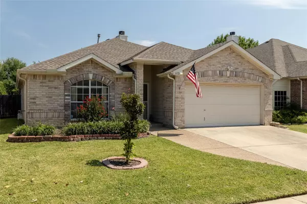 612 Babbling Brook Drive, Saginaw, TX 76179