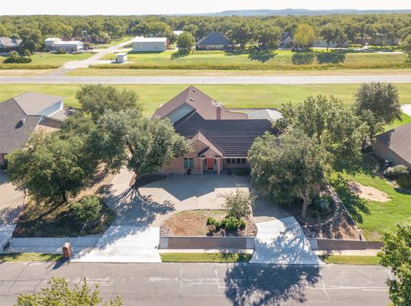 9021 Bellechase Road, Granbury, TX 76049