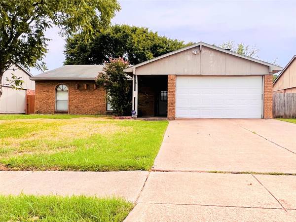 1017 Clark Trail, Grand Prairie, TX 75052