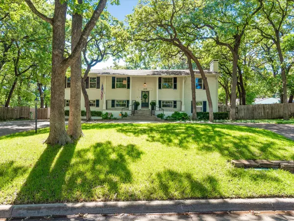 2608 Black Oak Lane, Arlington, TX 76012