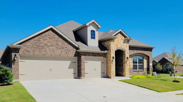 11113 Cap Rock Way, Aubrey, TX 76227