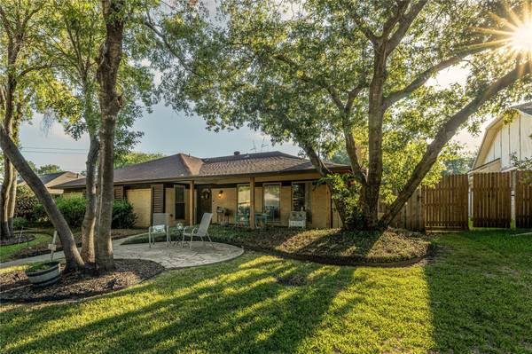 1927 Big Sky Drive, Lewisville, TX 75077