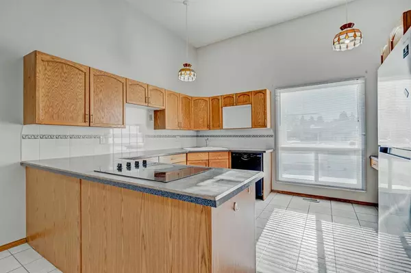 Calgary, AB T2W 1B6,442 Brae Glen CRES SW