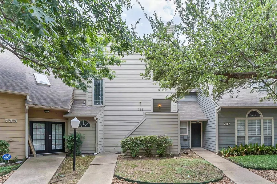 735 Berkley Plaza, Irving, TX 75061