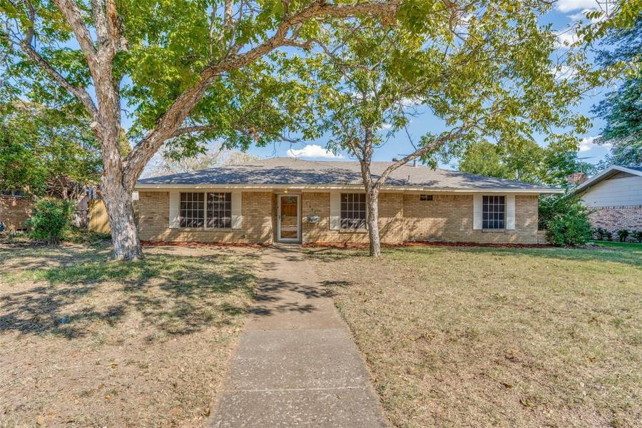 1042 Capetown Drive, Grand Prairie, TX 75050