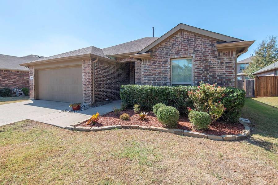 1504 Greenbrier Drive, Van Alstyne, TX 75495