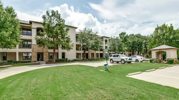 Lake Dallas, TX 75065,500 Waters Edge Drive #135