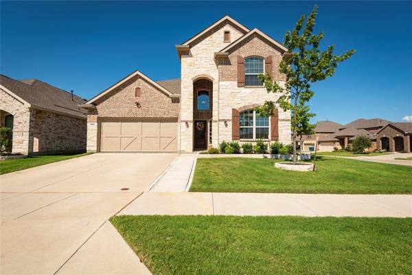 4521 Hemingway Avenue, Aubrey, TX 76227