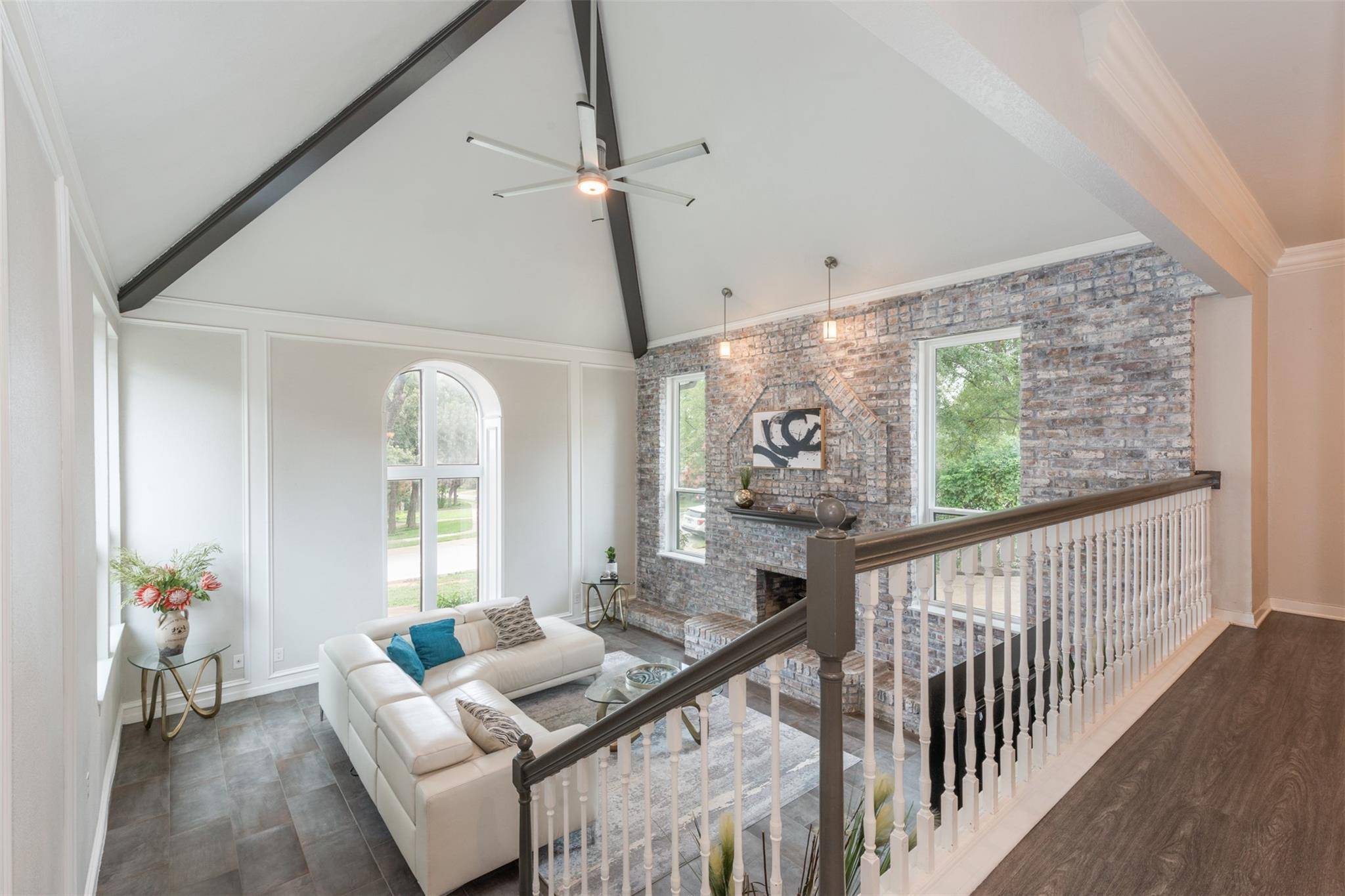817 Shady Lake Drive, Bedford, TX 76021
