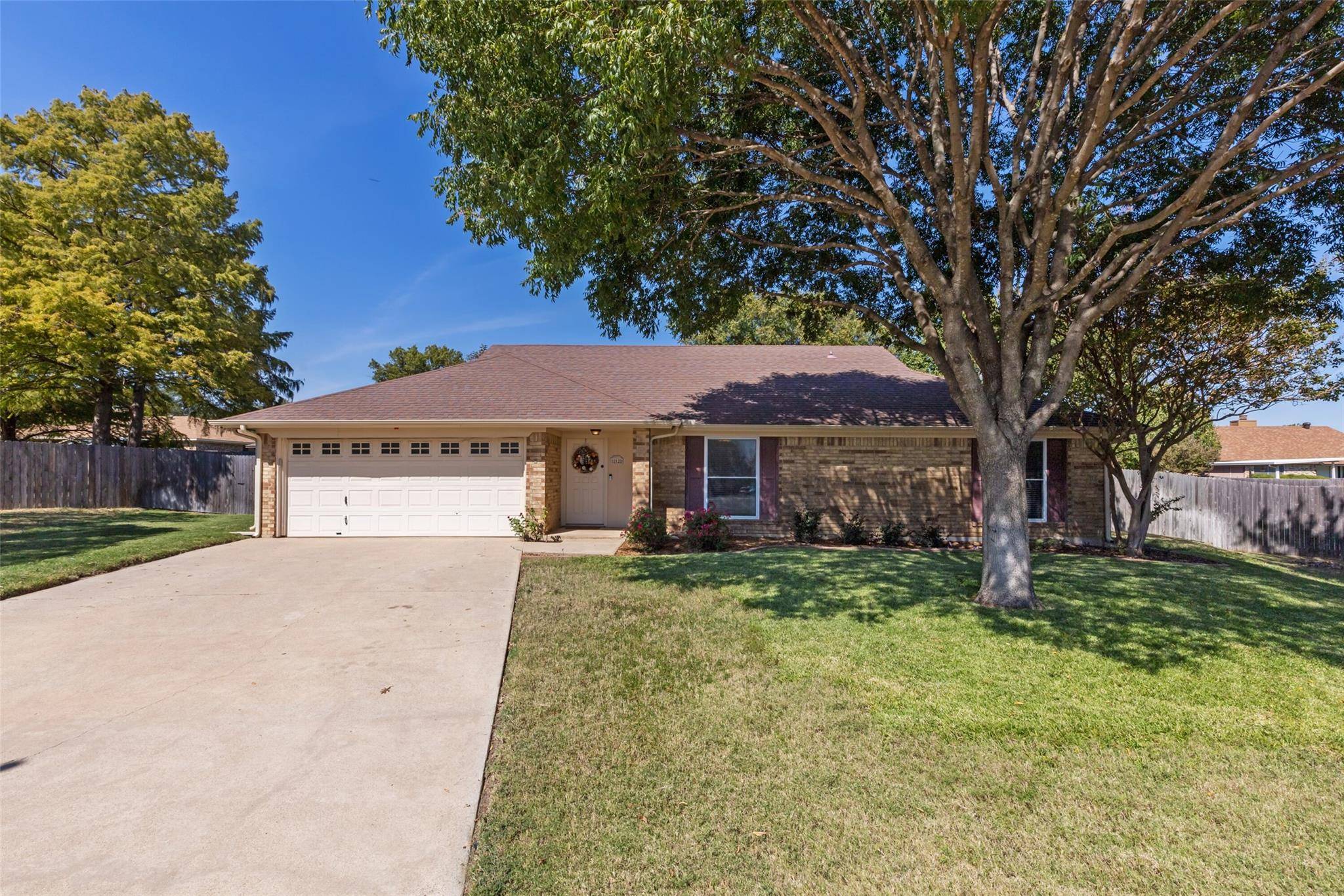 10120 Westpark Drive, Benbrook, TX 76126
