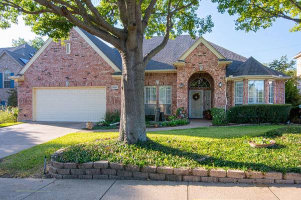 3908 Navajo Lane, Bedford, TX 76021