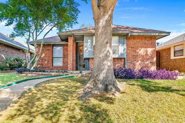 739 Red Oak Drive, Lewisville, TX 75067