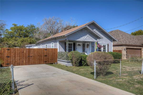 706 Mount Olive Street, Terrell, TX 75160