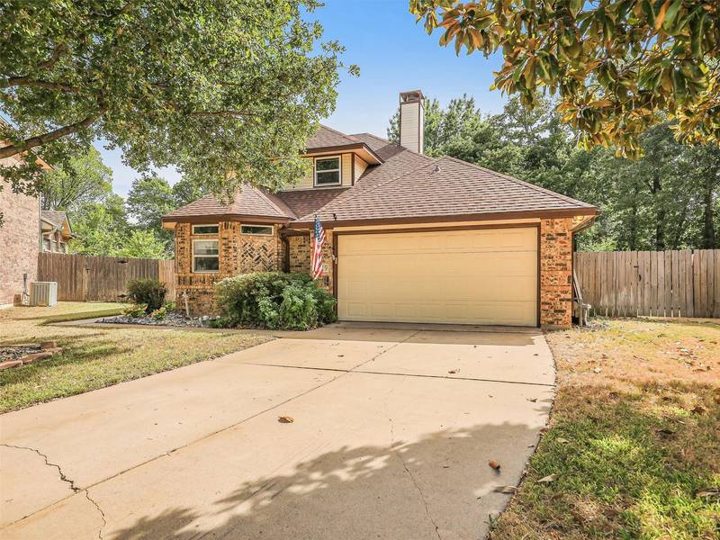 1529 Brookwood Drive, Grapevine, TX 76051