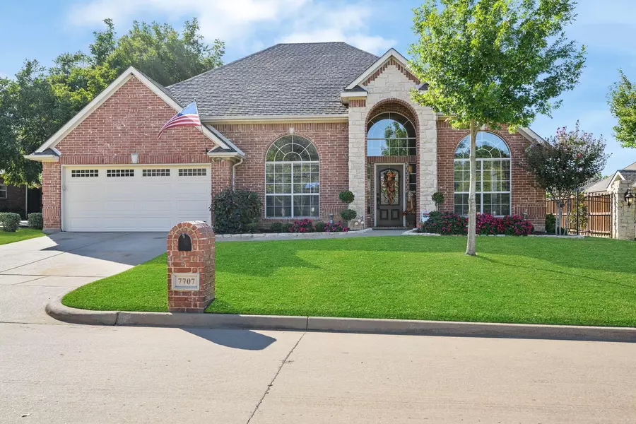 7707 Summer Glen Drive, Arlington, TX 76001