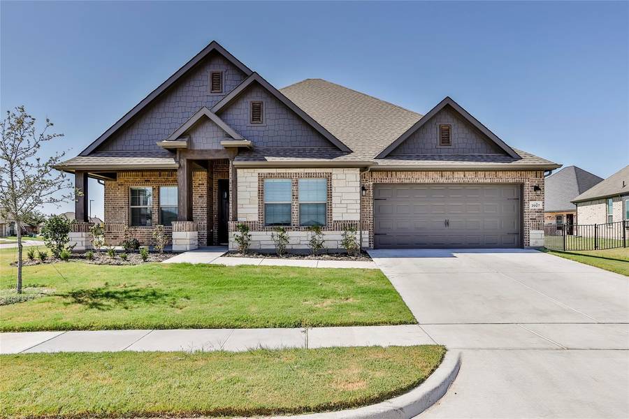 2027 Spieth Street, Granbury, TX 76048