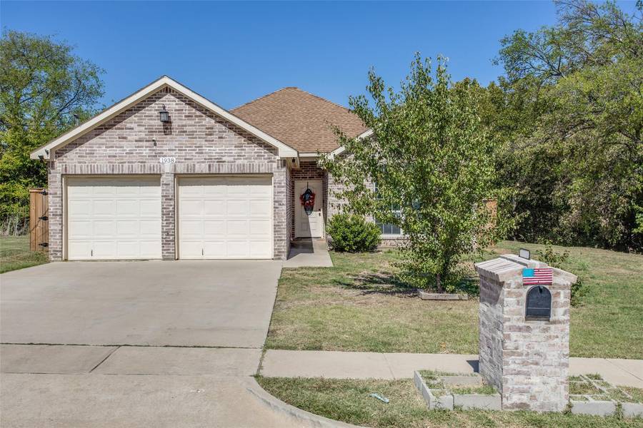 1938 Beaumont Street, Grand Prairie, TX 75051