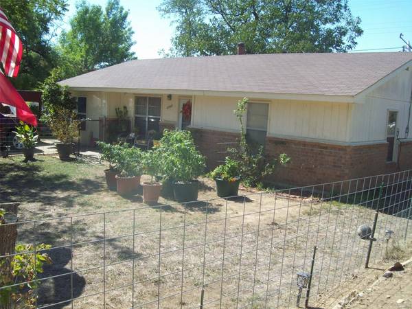 6940 Donegal Drive, Brownwood, TX 76801