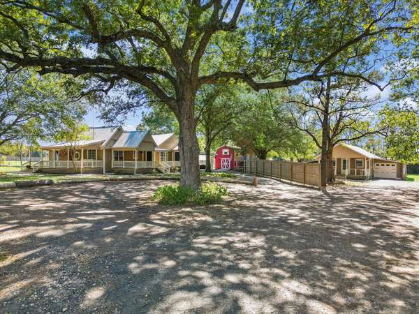 602 SE Front Street, Edgewood, TX 75117