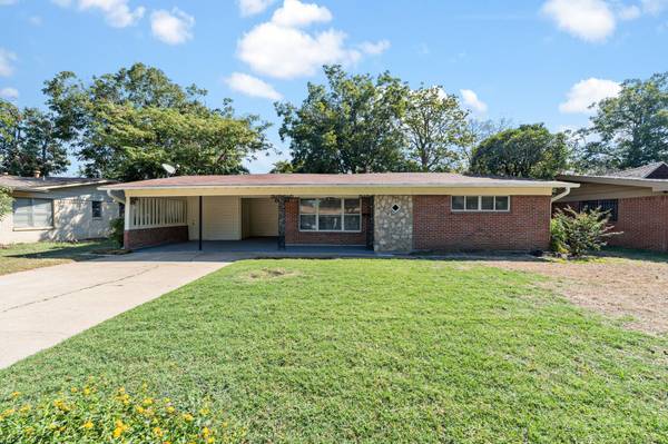 914 Tusing Street,  Grand Prairie,  TX 75050