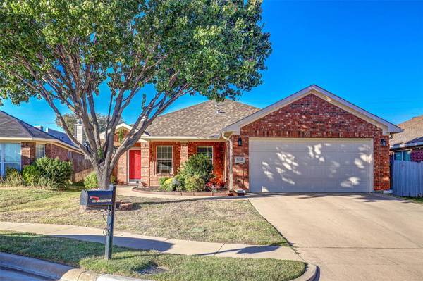 908 Danny Creek Drive, Euless, TX 76040