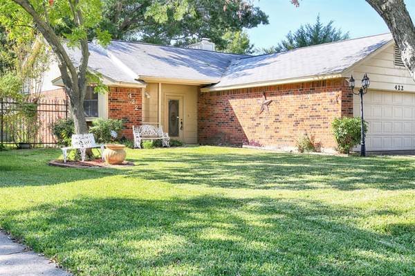 422 Benjamin Lane, Arlington, TX 76002