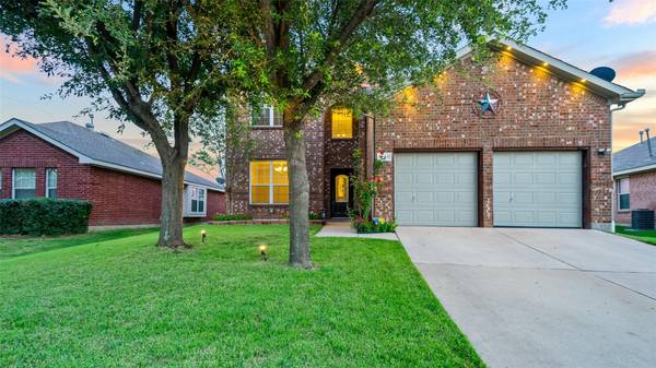 1043 Valley Brook Lane, Grand Prairie, TX 75052