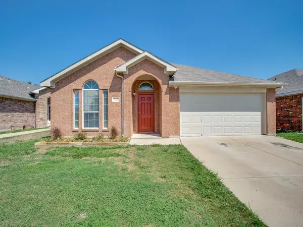 1012 Maria Drive, Grand Prairie, TX 75052