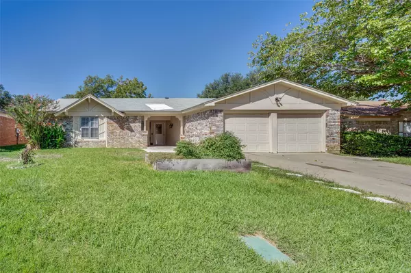 2614 Colleen Drive, Arlington, TX 76016