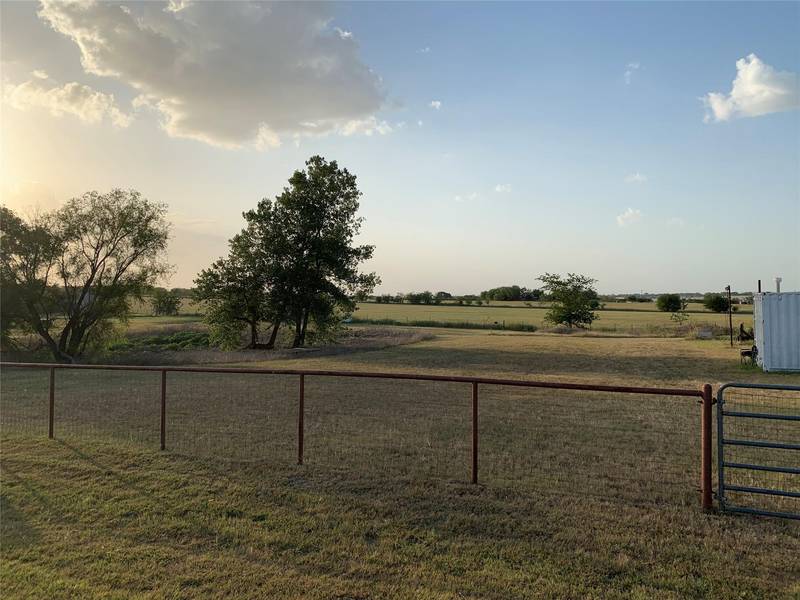 516 Glendale Drive, Godley, TX 76044