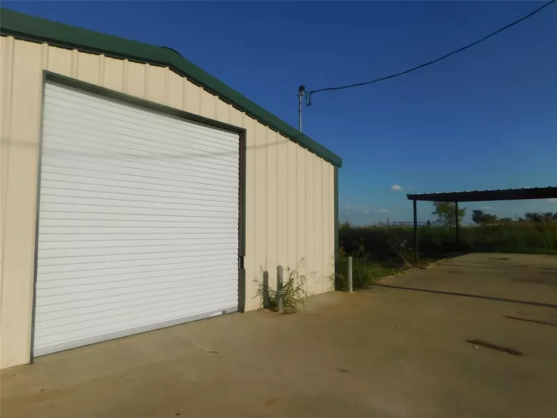 11057 County Road 418, Grandview, TX 76050