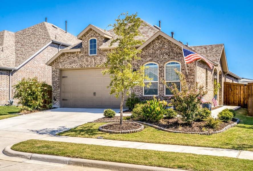 3616 Desert Willow Court, Aubrey, TX 76227