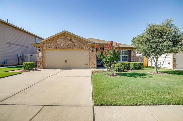 737 Lazy Crest Drive, Fort Worth, TX 76140